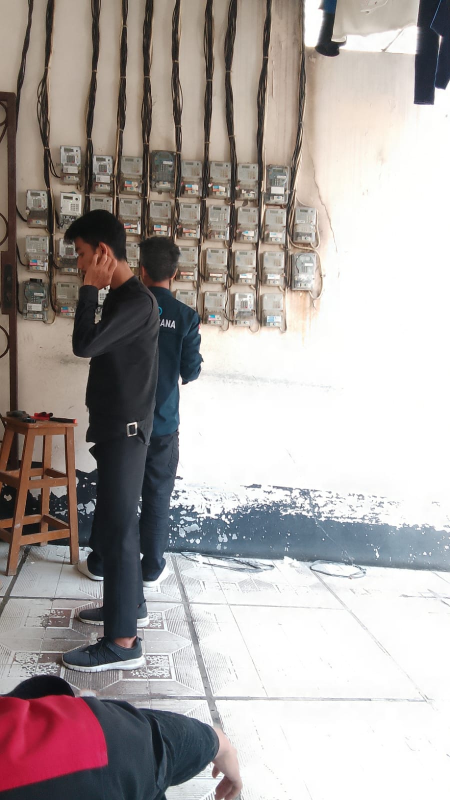 Instalasi Listrik Bangunan Hunian dan Komersial